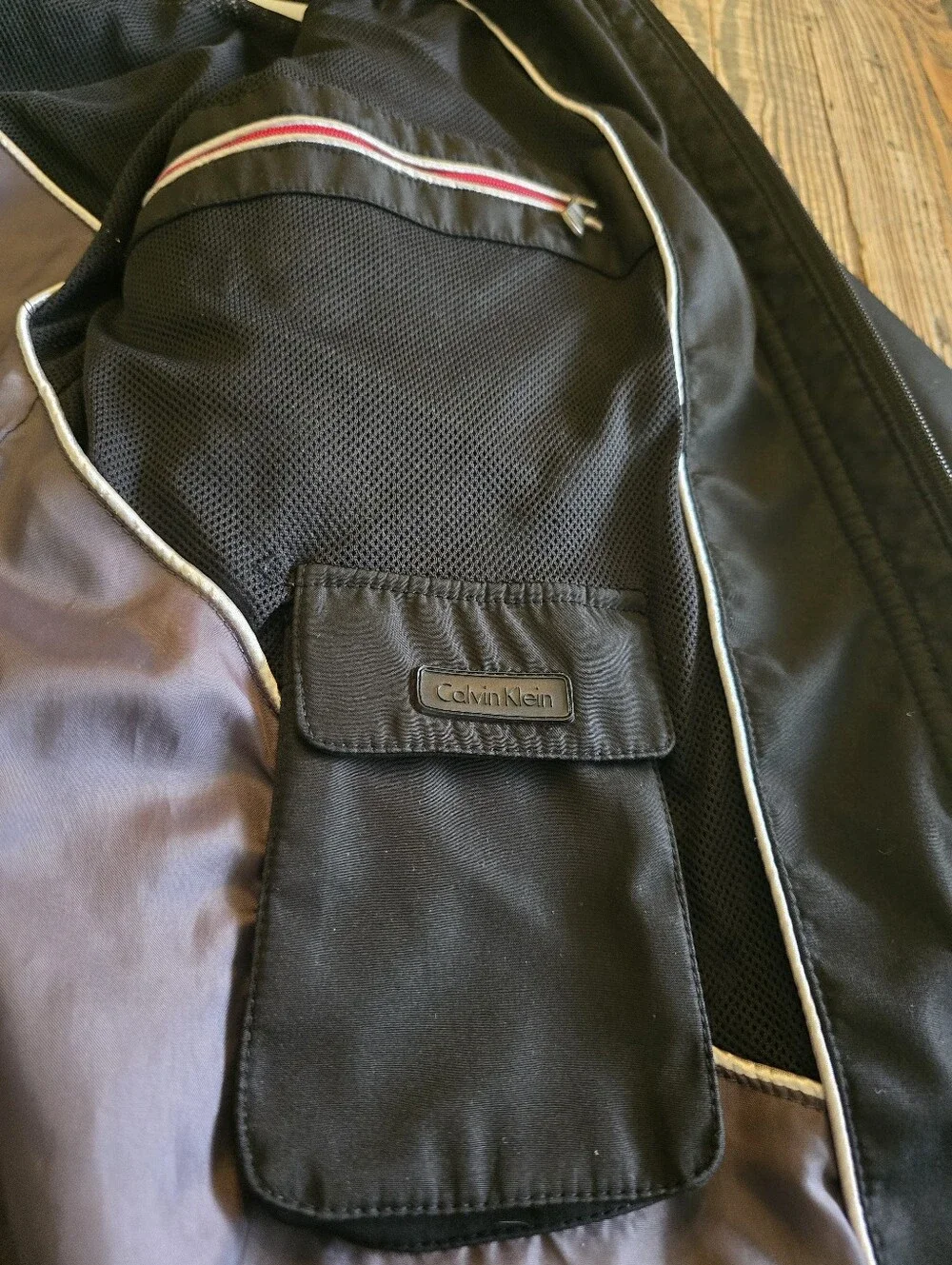 Calvin Klein pocket everyday collar